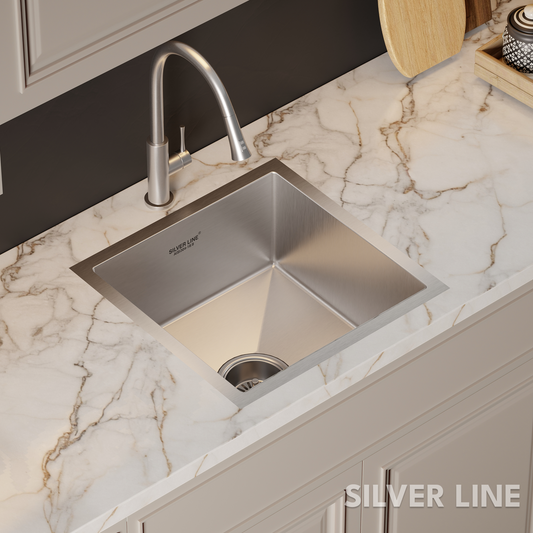Handmade Single Bowl 304 Grade Kitchen Sink (18" x 18" x 9")
